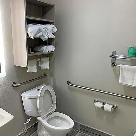 Microtel By Wyndham Airport Hotel Charlotte