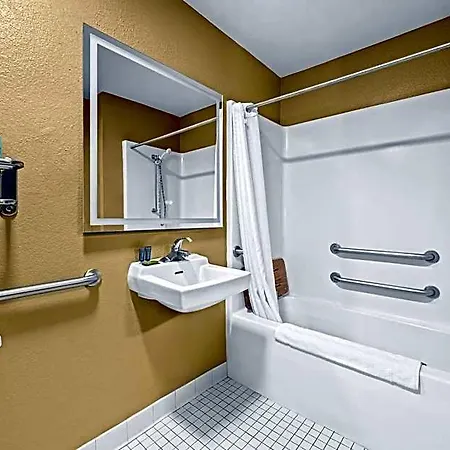Mainstay - Executive Park Charlotte