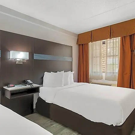 Quality & Airport Hotel 3*