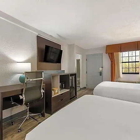 Quality & Airport Hotel 3*