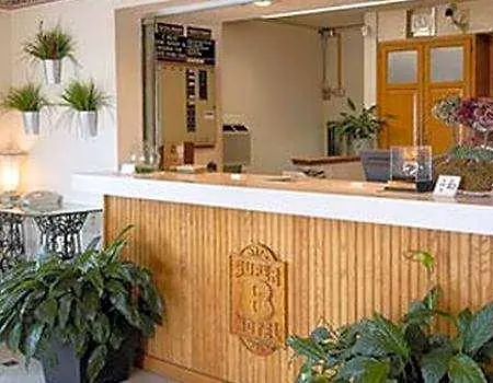 Super 8 By Wyndham Charlotte/amusement Park Area * Charlotte