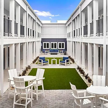 Stayapt North Hotel 4*