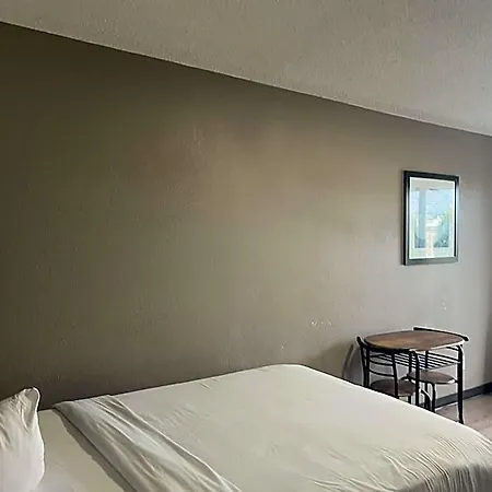 6 Charlotte, Nc - Airport South 2*