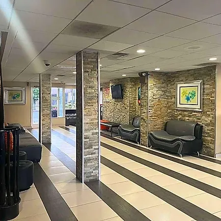 6 Charlotte, Nc - Airport South Hotel