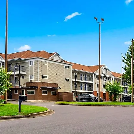 Suburban - Ballantyne Hotel 3*
