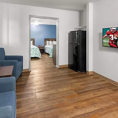 Hotel Suburban - Ballantyne 3*