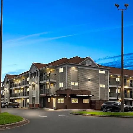 Suburban - Ballantyne 3*