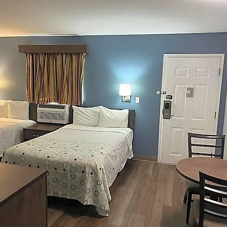 Hotel Suburban - Ballantyne