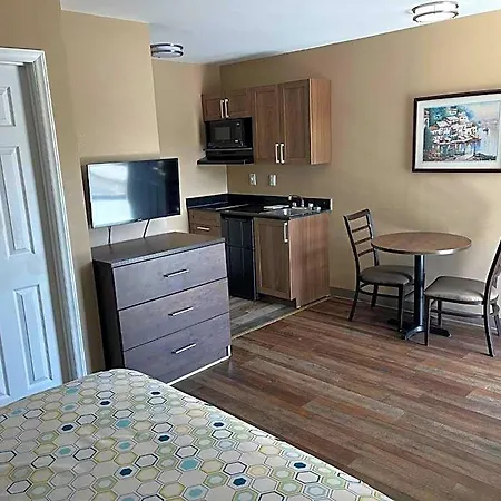 Suburban - Ballantyne Charlotte