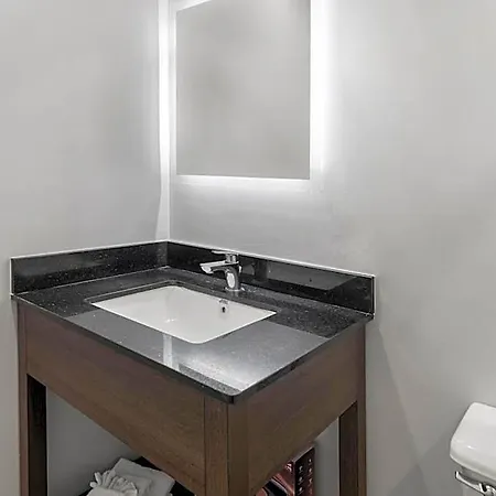 Suburban - Ballantyne 3* Charlotte