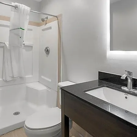 Suburban - Ballantyne Hotel 3*
