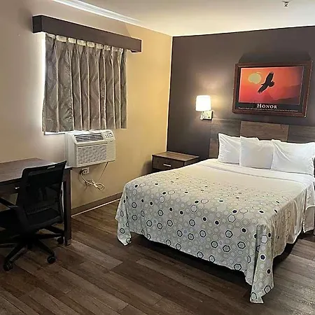 Suburban - Ballantyne Hotel