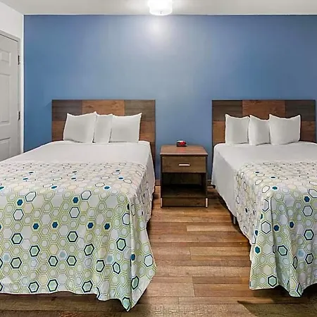 Hotel Suburban - Ballantyne