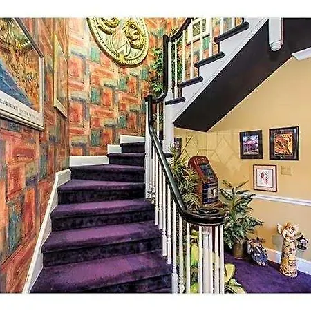 Matthews Manor