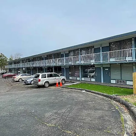 Lamplighter By Oyo Airport Area Hotel Charlotte