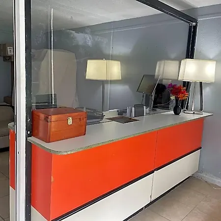 Hotel Lamplighter By Oyo Airport Area