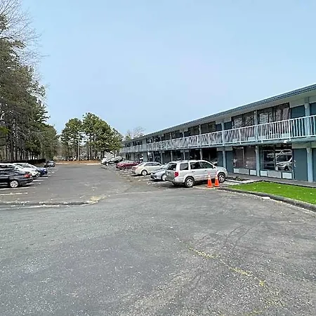 Hotel Lamplighter By Oyo Airport Area