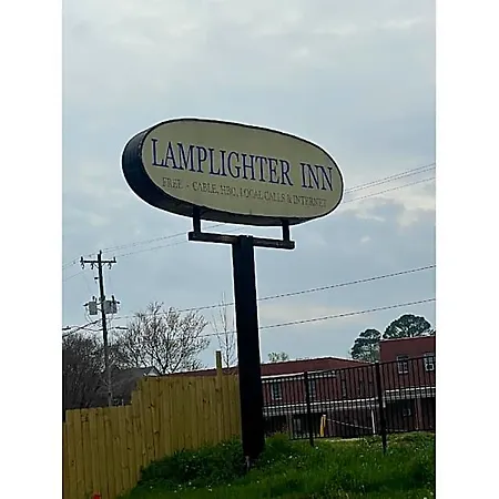 Hotel Lamplighter By Oyo Airport Area