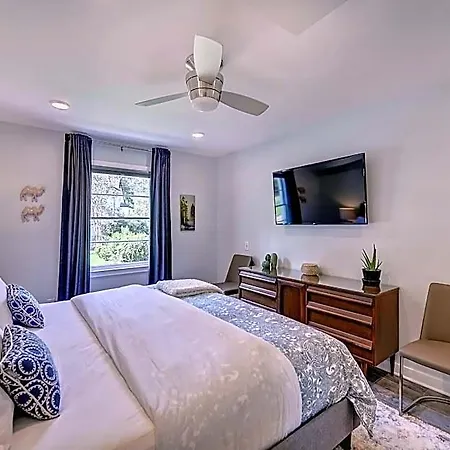 The Collection Clt: 510 Queens