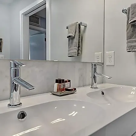 The Collection Clt: 510 Queens Charlotte