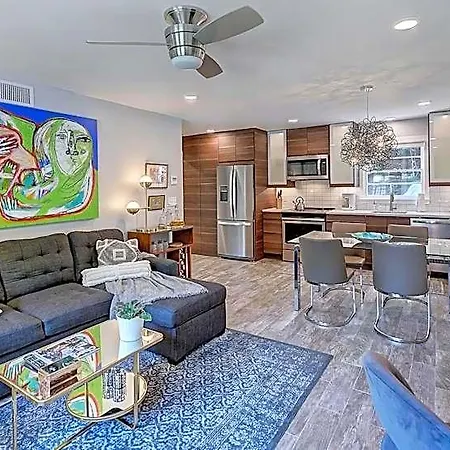 The Collection Clt: 510 Queens 3*