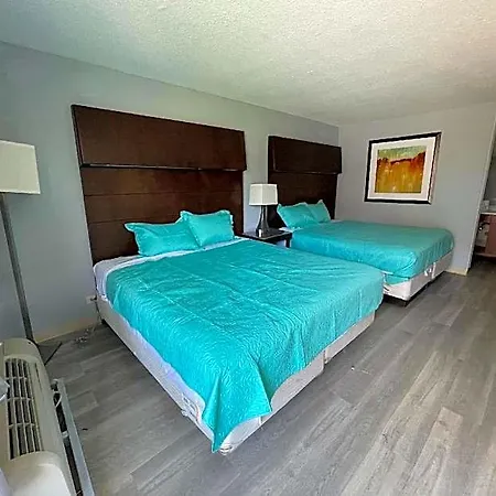 Lamplighter By Oyo Airport Area Hotel Charlotte