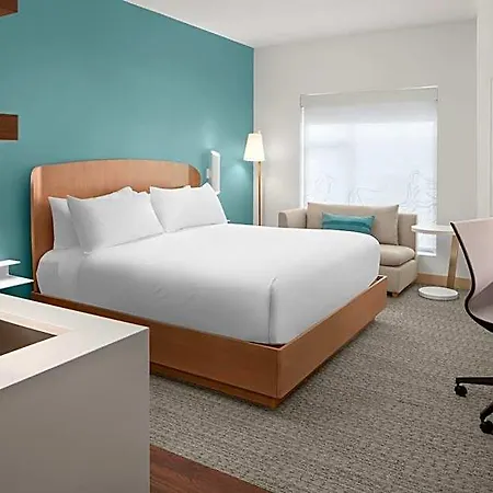 Element By Marriott Uptown Hotel 4*