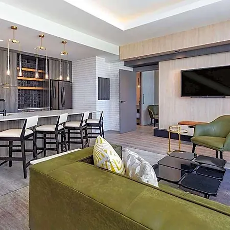Hyatt Centric Southpark Hotel 4*