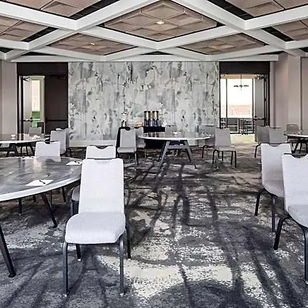 Hyatt Centric Southpark Hotel 4*