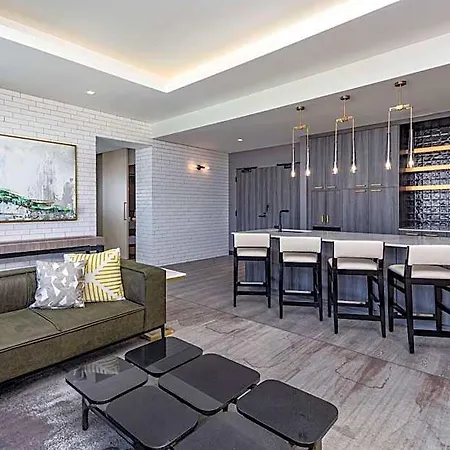 Hyatt Centric Southpark 4*
