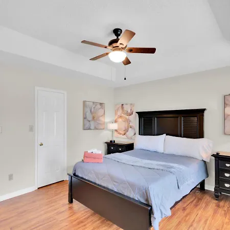 Fenced-yard 3br Near Clt & Hospitals - Dog-friendly - Grill Charlotte