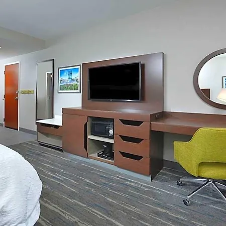 Hampton & North I 485 Hotel