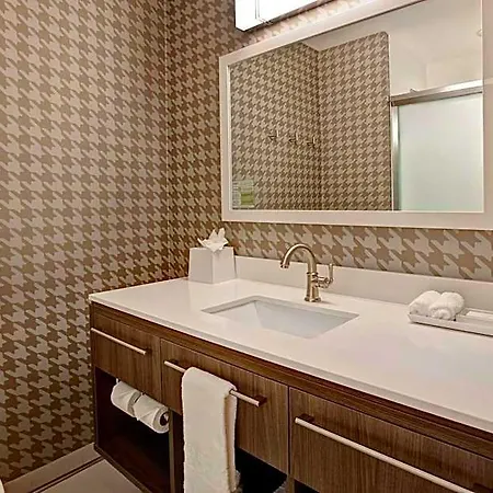 Home2 By Hilton Uptown 3*