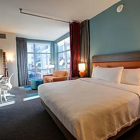 Hotel Home2 By Hilton Uptown