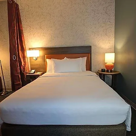 Home2 By Hilton Uptown Hotel
