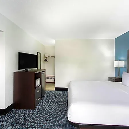 Hotel Baymont By Wyndham 2*