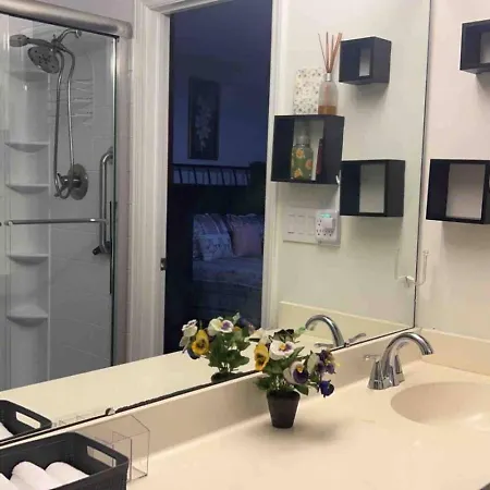 Comfort Home, Near Uptown And Airport