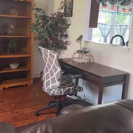 Comfort Home, Near Uptown And Airport Holiday home