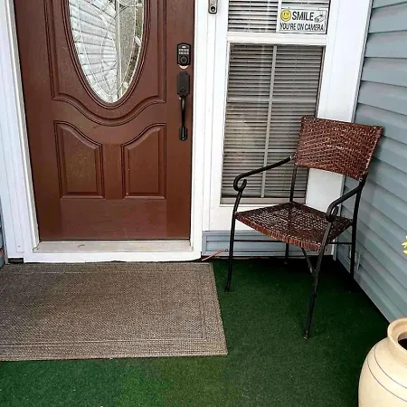 Comfort Home, Near Uptown And Airport