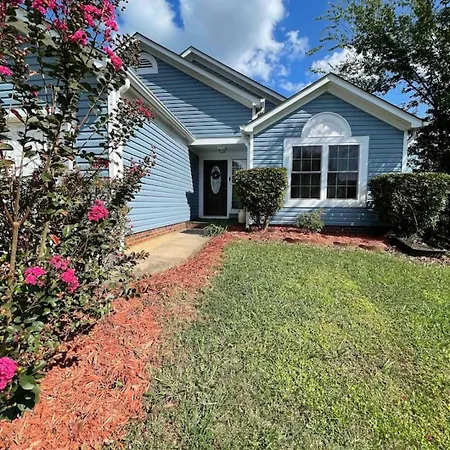 Holiday home Comfort Home, Near Uptown And Airport