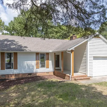 Cozy Single-story Near Pineville Hospital, Games Charlotte