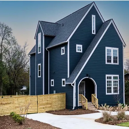 New Listing! 3br With King And Fenced In Yard * Charlotte