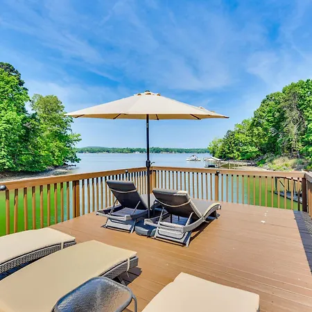 Hot Tub, Dock, Game Room! Stunning Wylie Holiday home