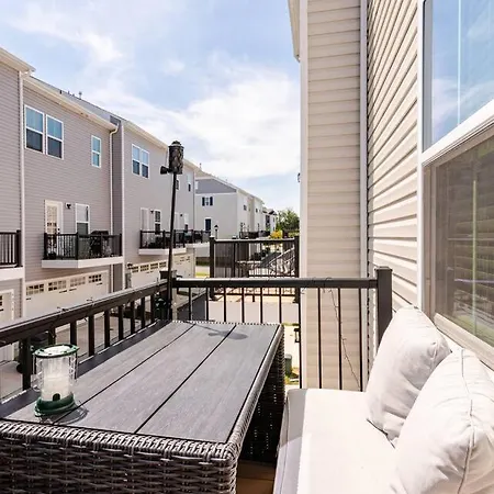 Homestay Private In Modern Townhome Charlotte