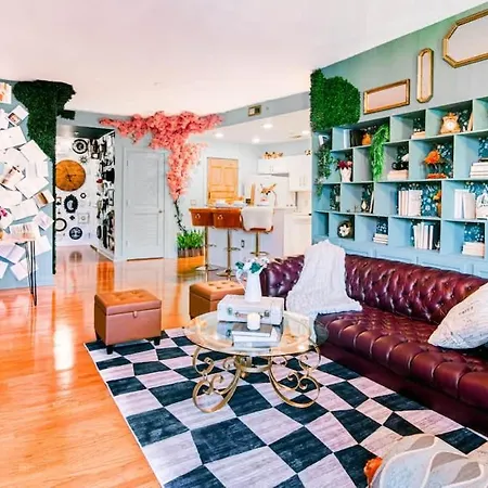Alice & Wonderland Wellness Themed Uptown Spot *