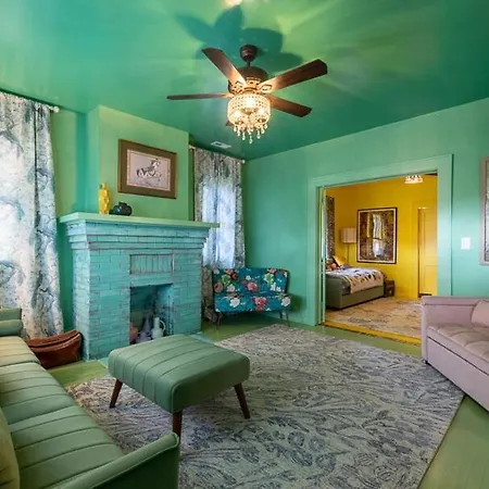 Bohobagh A Vibrant Experience Fully Fenced And Gated For Privacy * Charlotte