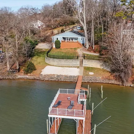 Holiday home Du - Lakefront Retreat