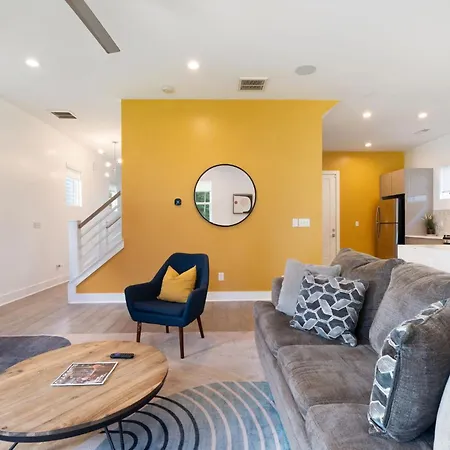 Charming 3br With Patio *