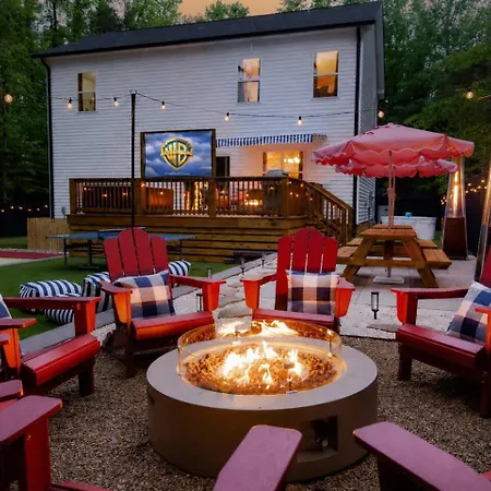 New! Hottub+pickleball+gameroom+movies+golf+games Charlotte