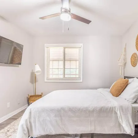 W/ Spacious Outdoor Space